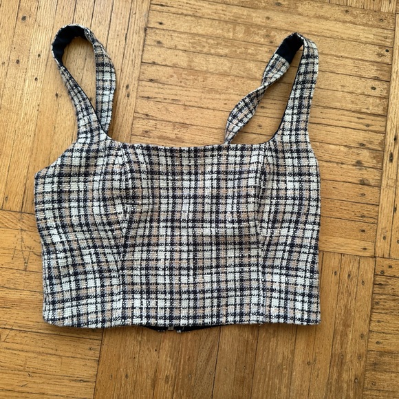 Abercrombie and fitch Zip up lined crop top (3 for 50!) - Picture 2 of 4